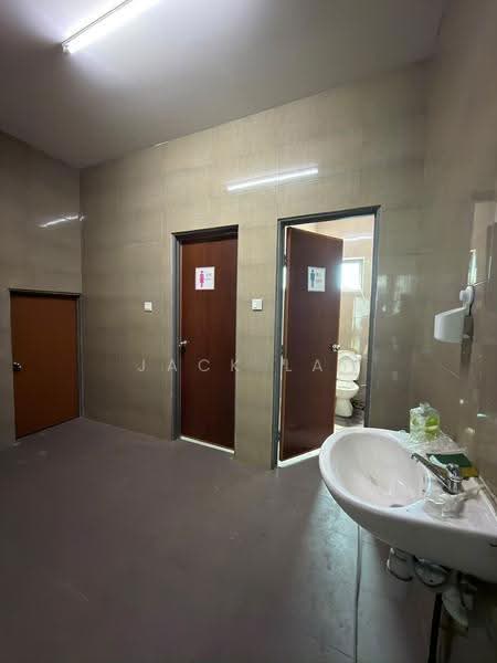 Detached Factory for Rent in Bandar Puncak Alam (Puncak Alam) - Jack Lai - Bathroom - PropertyGuru.com.my