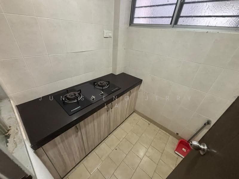 Kondominium untuk Disewa di Lagoon Suites - Jun Sheng Jerry Lai - Kitchen - PropertyGuru.com.my