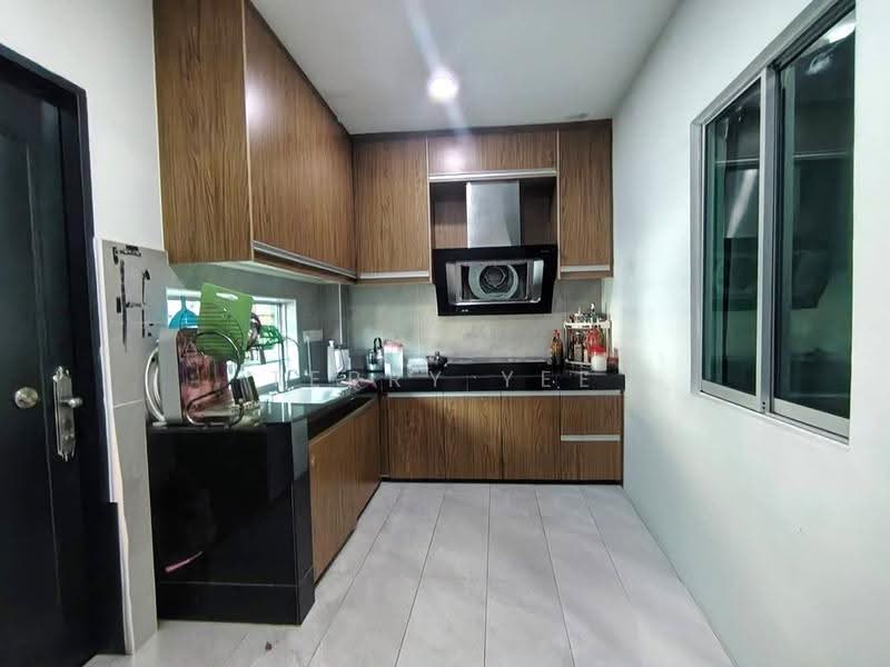 Rumah Teres 1-Tingkat untuk Dijual di Balakong (Selangor) - Terry Yee - Kitchen - PropertyGuru.com.my