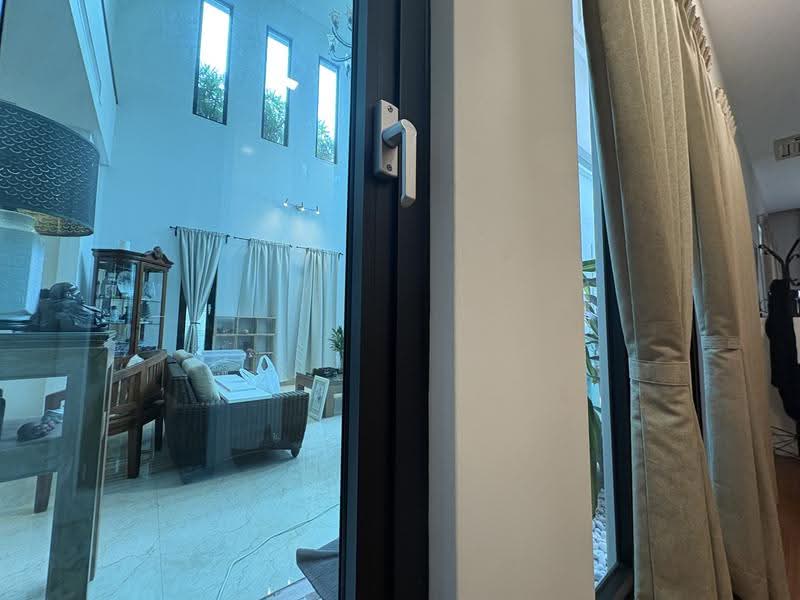Rumah Banglo untuk Dijual di Bukit Gita Bayu (Seri Kembangan) - Jovin Cheor - Living Room - PropertyGuru.com.my