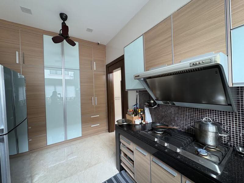 Rumah Banglo untuk Dijual di Bukit Gita Bayu (Seri Kembangan) - Jovin Cheor - Kitchen - PropertyGuru.com.my