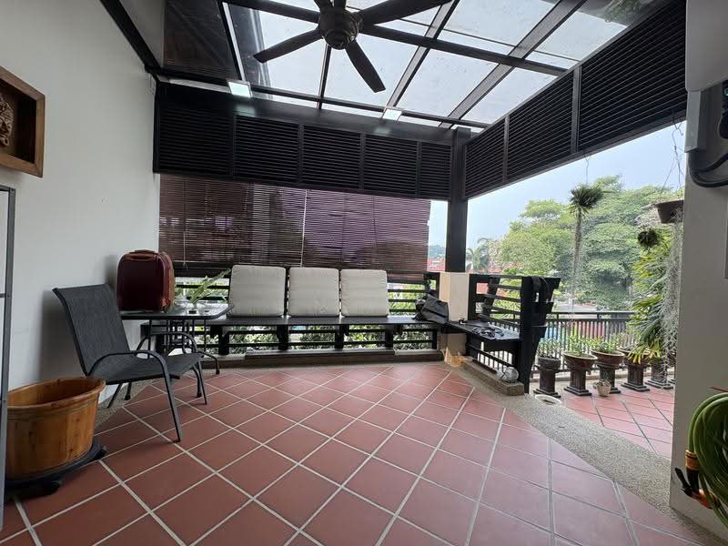 Rumah Banglo untuk Dijual di Bukit Gita Bayu (Seri Kembangan) - Jovin Cheor - Balcony - PropertyGuru.com.my