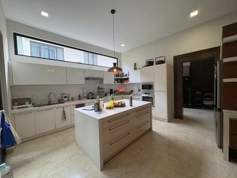 Rumah Banglo untuk Dijual di Bukit Gita Bayu (Seri Kembangan) - Jovin Cheor - Kitchen - PropertyGuru.com.my