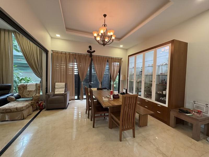 Rumah Banglo untuk Dijual di Bukit Gita Bayu (Seri Kembangan) - Jovin Cheor - Dining Room - PropertyGuru.com.my