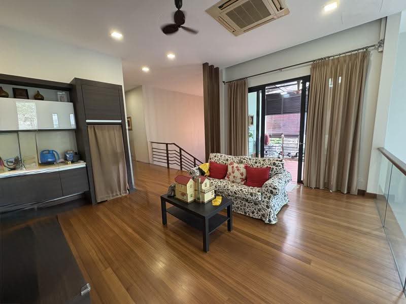 Rumah Banglo untuk Dijual di Bukit Gita Bayu (Seri Kembangan) - Jovin Cheor - Living Room - PropertyGuru.com.my