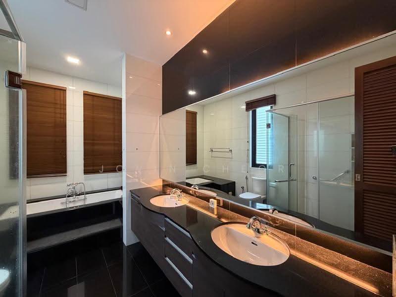 Bungalow House for Sale in Bukit Gita Bayu (Seri Kembangan) - Jovin Cheor - Bathroom - PropertyGuru.com.my