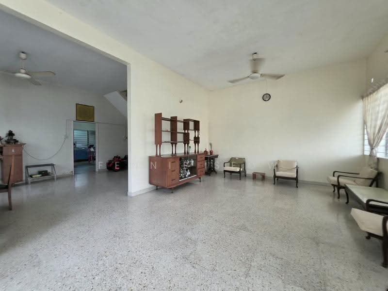 Semi-Detached House for Sale in Medan Terengganu (Jelutong) - Fennie Seow - Living Room - PropertyGuru.com.my