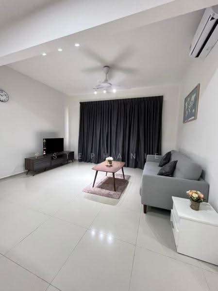 Kediaman Servis untuk Disewa di Gravit8, Klang - Stephanie Lim - Living Room - PropertyGuru.com.my