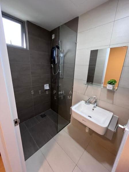 Kediaman Servis untuk Disewa di Gravit8, Klang - Stephanie Lim - Bathroom - PropertyGuru.com.my