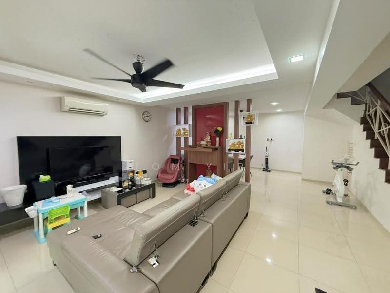 2-storey Terraced House for Sale in Subang Bestari (Shah Alam) - Tom Yip - Living Room - PropertyGuru.com.my