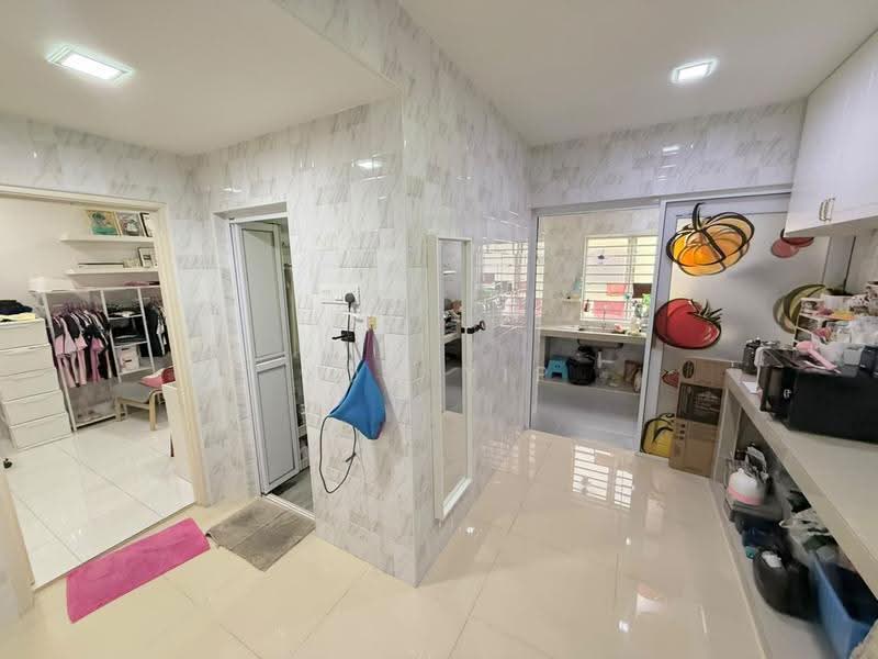 2-storey Terraced House for Sale in Subang Bestari (Shah Alam) - Tom Yip - Kitchen - PropertyGuru.com.my