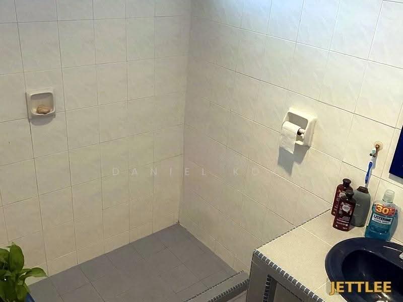Rumah Berkembar untuk Dijual di Taman Chi Liung (Klang) - Daniel Kok - Bathroom - PropertyGuru.com.my