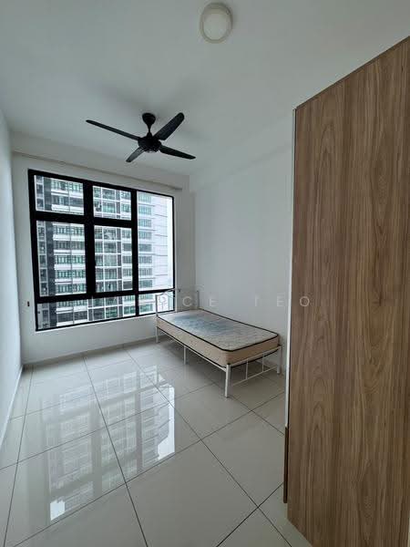 Kediaman Servis untuk Dijual di D'Summit Residences - Janice Teo - Bedroom - PropertyGuru.com.my