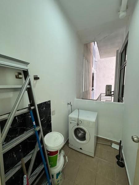 Kediaman Servis untuk Dijual di D'Summit Residences - Janice Teo - Exterior - PropertyGuru.com.my