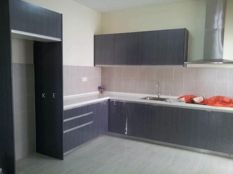 Kediaman Servis untuk Dijual di Koi Kinrara - Kewin Poon Kah Wei - Kitchen - PropertyGuru.com.my
