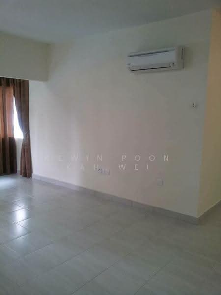 Kediaman Servis untuk Dijual di Koi Kinrara - Kewin Poon Kah Wei - Living Room - PropertyGuru.com.my