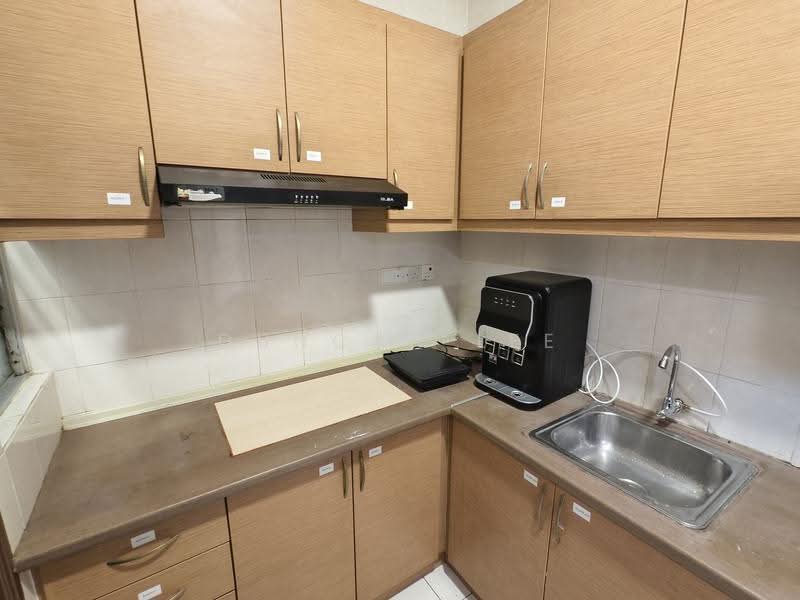 Kediaman Servis untuk Disewa di Serviced Residence @ Casa Tiara - Duncan Lee - Kitchen - PropertyGuru.com.my