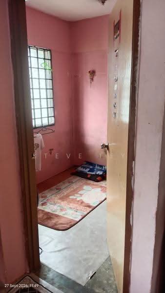 Rumah Flat untuk Dijual di Balau - Steve Tey - Bedroom - PropertyGuru.com.my