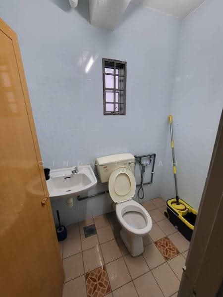 Rumah Teres untuk Dijual di Desa Setapak (Wangsa Maju) - Cindy Chuah - Bathroom - PropertyGuru.com.my