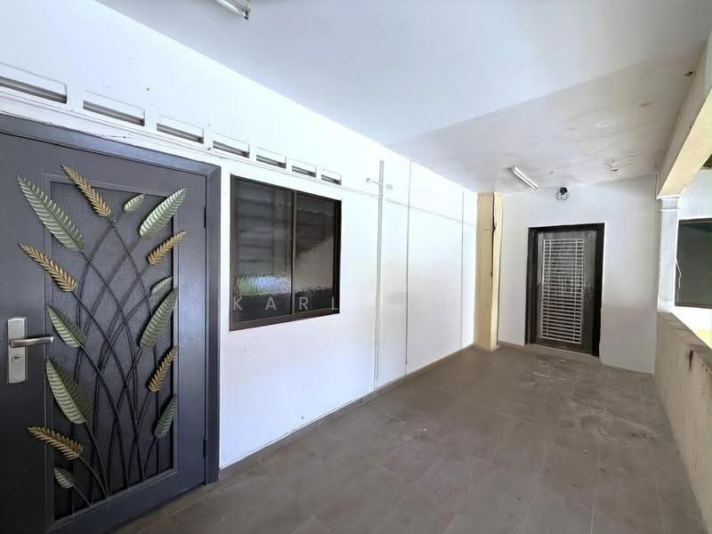 Rumah Flat untuk Dijual di Bandar Selesa Jaya - Karl Lim - Entrance - PropertyGuru.com.my