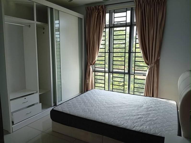 Kediaman Servis untuk Disewa di D'Ambience Residences (Pangsapuri Ikatan Flora) - ALEX TAN - Bedroom - PropertyGuru.com.my