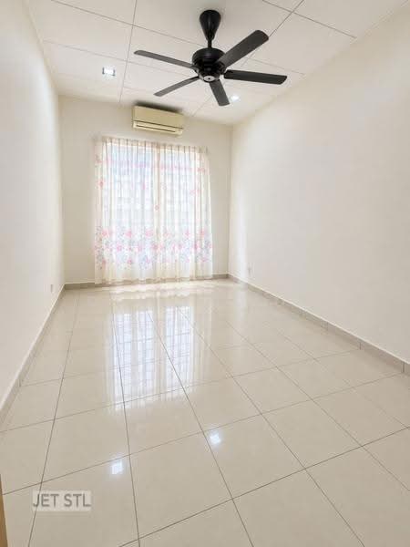 Rumah Teres 2-Tingkat untuk Dijual di Setia Indah 12 (Setia Alam) - Daniel Kok - Living Room - PropertyGuru.com.my