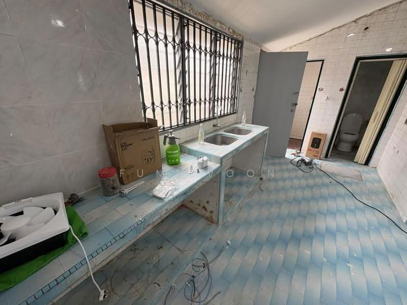 1-storey Terraced House for Rent in Taman Johor Jaya (Johor Bahru) - Fumi Voon - Kitchen - PropertyGuru.com.my