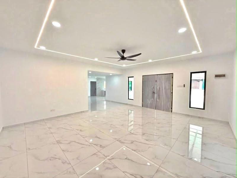 1-storey Terraced House for Sale in Taman Puteri Wangsa (Ulu Tiram) - Karl Lim - Living Room - PropertyGuru.com.my