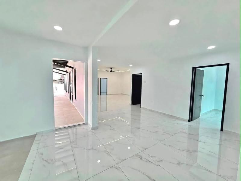 1-storey Terraced House for Sale in Taman Puteri Wangsa (Ulu Tiram) - Karl Lim - Living Room - PropertyGuru.com.my
