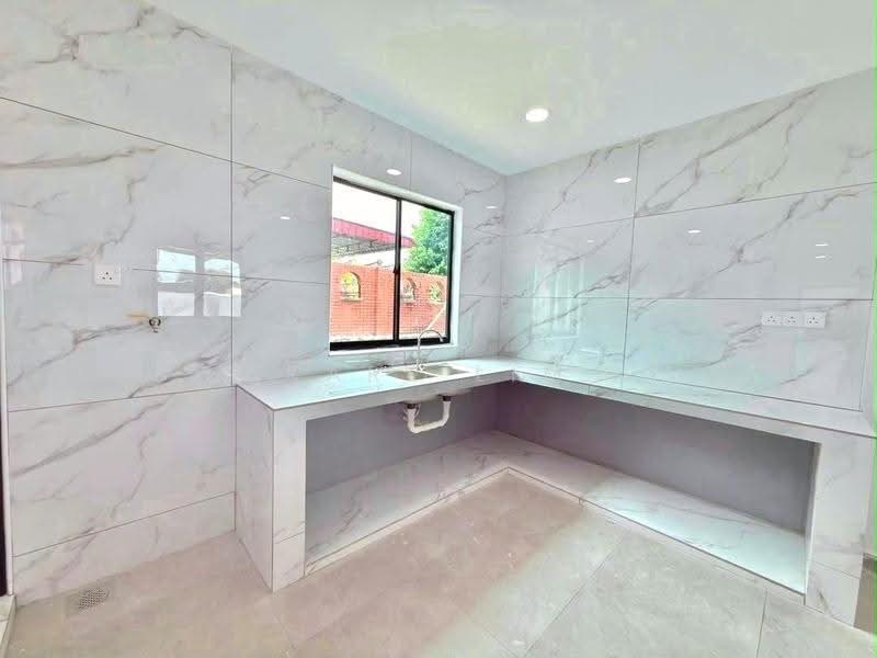 1-storey Terraced House for Sale in Taman Puteri Wangsa (Ulu Tiram) - Karl Lim - Kitchen - PropertyGuru.com.my