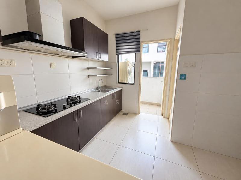 Townhouse for Sale in 16 Sierra (Puchong) - Lucas Loh - Kitchen - PropertyGuru.com.my