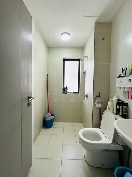 Kediaman Servis untuk Dijual di Residences @ 1 Tebrau - Josephine Yew - Bathroom - PropertyGuru.com.my