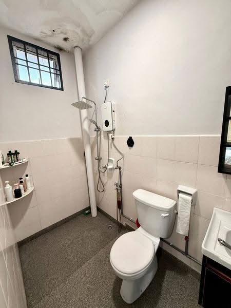 Rumah Teres 2-Tingkat untuk Disewa di Taman Nusa Indah (Iskandar Puteri (Nusajaya)) - Simpson Poh - Bathroom - PropertyGuru.com.my