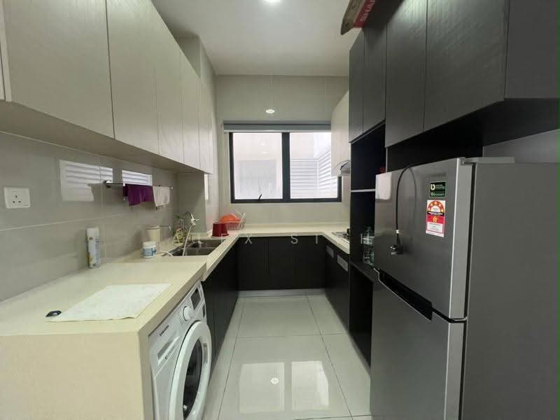 Condominium for Rent at Lovell @ Country Garden Danga Bay - Alex Sieh - Kitchen - PropertyGuru.com.my