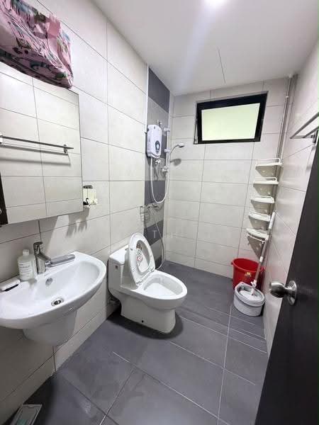 Kediaman Servis untuk Disewa di Molek Regency - Kenneth Tan - PropertyGuru.com.my