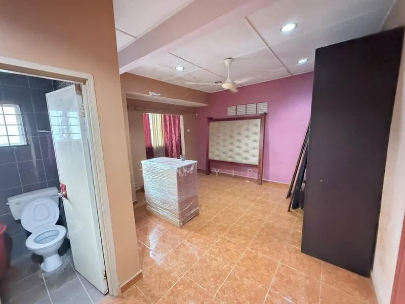 2-storey Terraced House for Sale in Taman Kota Bidari (Rawang) - Tom Yip - Bathroom - PropertyGuru.com.my