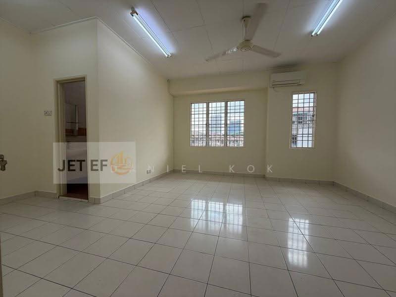 2-storey Terraced House for Sale in Bandar Bukit Tinggi 2 (Klang) - Daniel Kok - Living Room - PropertyGuru.com.my