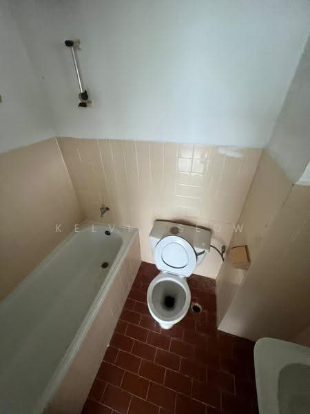 Condominium for Sale at The Reef Condominium - Kelvin Seow - Bathroom - PropertyGuru.com.my
