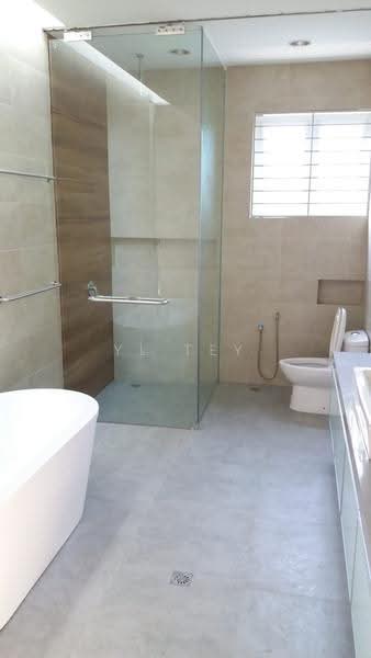 Rumah Banglo untuk Disewa di Bukit Damansara (Damansara Heights) - YL Tey - Bathroom - PropertyGuru.com.my