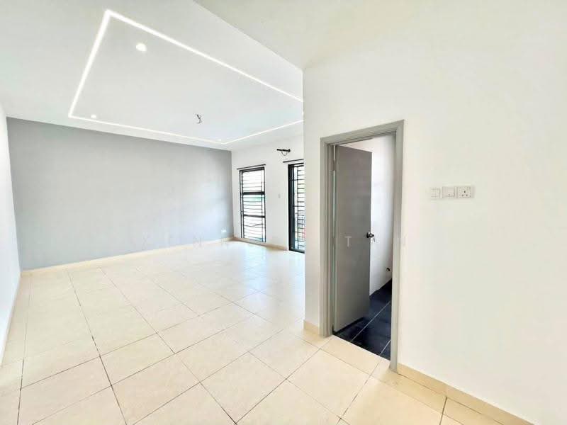 Terraced House for Sale in Bandar Dato Onn (Tebrau) - Kenneth Tan - Living Room - PropertyGuru.com.my