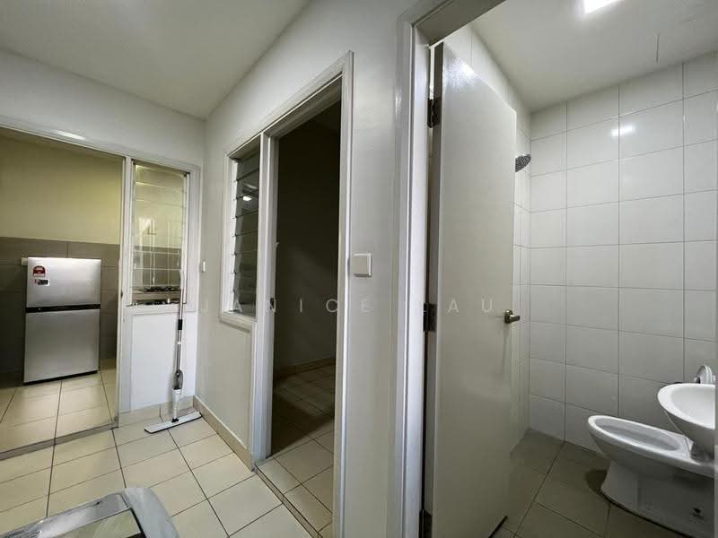 Condominium for Rent at Casa Green Condominium - Janice Lau - Kitchen - PropertyGuru.com.my