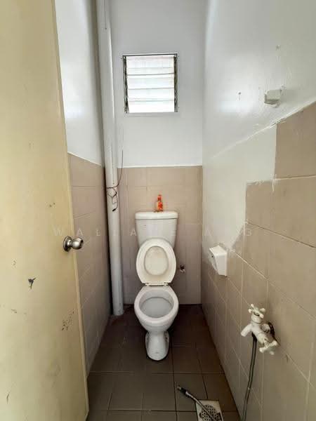 Shop for Rent in Taman Impian Emas (Skudai) - Wallace Ang - Bathroom - PropertyGuru.com.my