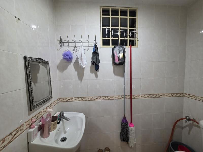 Apartment for Sale at Bougainvilla - Freya Tan - Bathroom - PropertyGuru.com.my