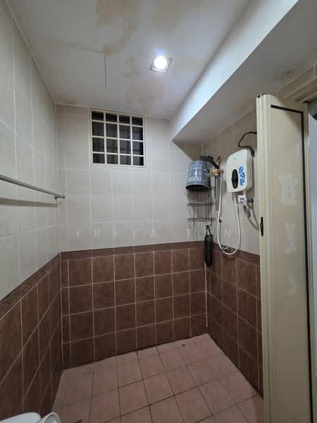 Apartment for Sale at Bougainvilla - Freya Tan - Bathroom - PropertyGuru.com.my