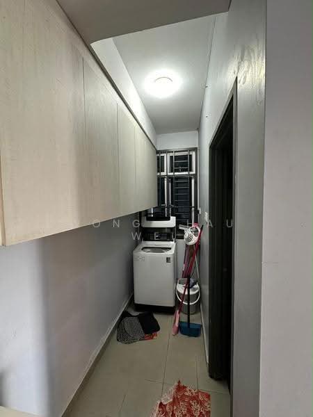 Kediaman Servis untuk Disewa di D'Ambience Residences (Pangsapuri Ikatan Flora) - Wong Shau Wei - Corridor - PropertyGuru.com.my