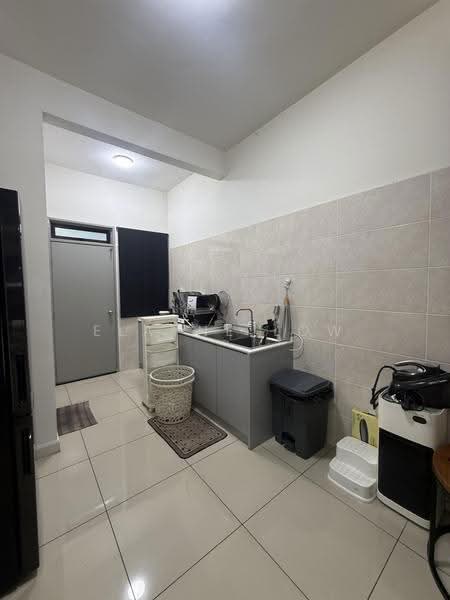 2-storey Terraced House for Sale in Taman Dato Onn (Johor Bahru) - Elayne Low - Kitchen - PropertyGuru.com.my