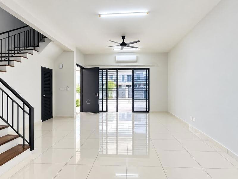Rumah Teres 2-Tingkat untuk Dijual di Kajang East (Semenyih) - CK Law - Living Room - PropertyGuru.com.my