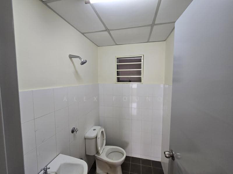 Kondominium untuk Disewa di Casa Idaman - Alex Foong - Bathroom - PropertyGuru.com.my
