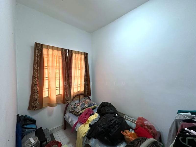 Rumah Teres 2-Tingkat untuk Dijual di Permas Jaya (Johor Bahru) - Karl Lim - Bedroom - PropertyGuru.com.my