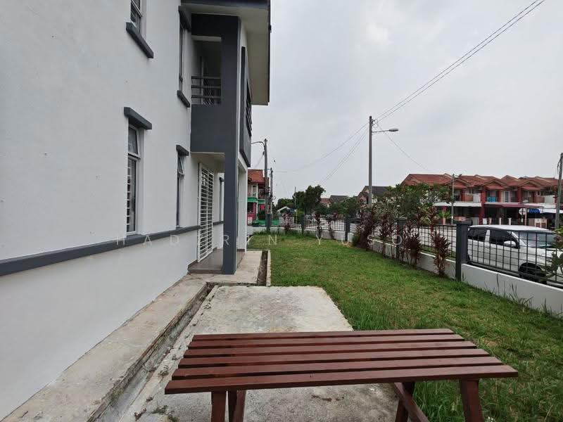 Terraced House for Sale in Sungai Buloh (Selangor) - HADZRIN YUSOF - Exterior - PropertyGuru.com.my